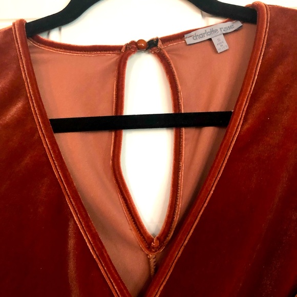 Charlotte Russe Rich Brown Velvet Romper Jumpsuit NWOT - Picture 3 of 3